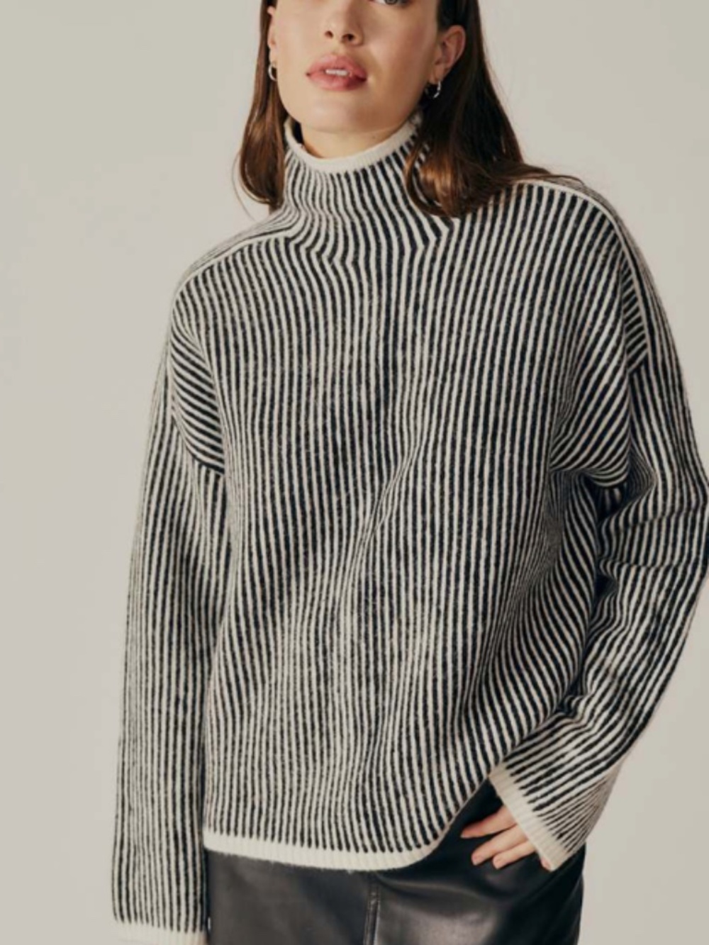 Deluc Geranium Turtleneck Sweater Women's Size Large Black and Cream Striped (C)